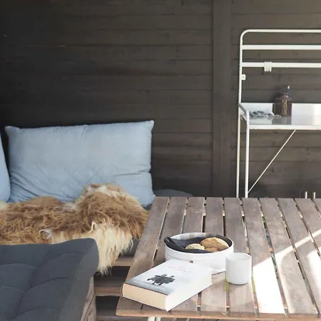 Small, Cozy Summer House In Marielyst *