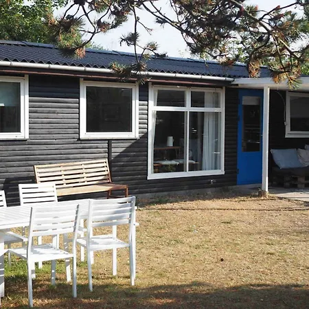 Small, Cozy Summer House In Marielyst Bøtø By