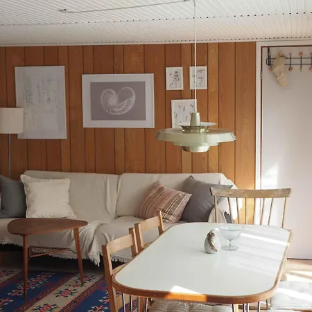 Small, Cozy Summer House In Marielyst Holiday home *