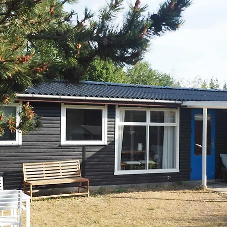 Holiday home Small, Cozy Summer House In Marielyst Boto By