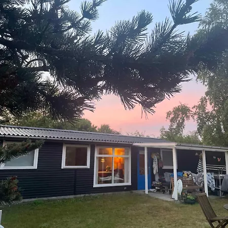 Small, Cozy Summer House In Marielyst Bøtø By